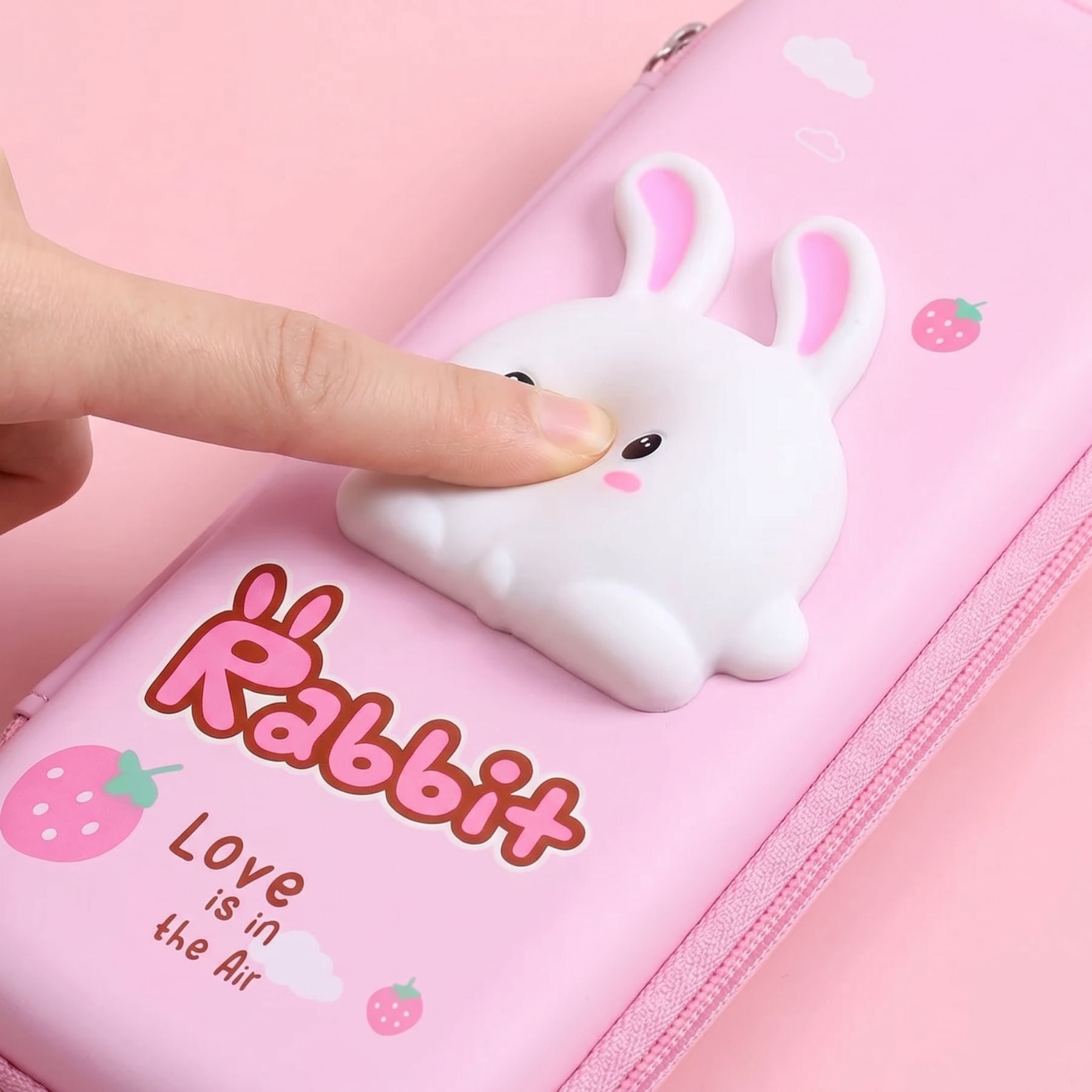 Trousse Scolaire Fille Lapin 3D | Coque EVA Rigide | Grande Capacité | Figurine Anti-Stress en Relief